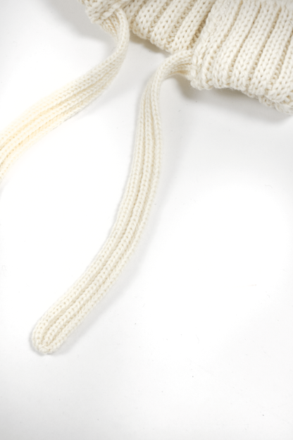 Bonnet with 23cm Tassles