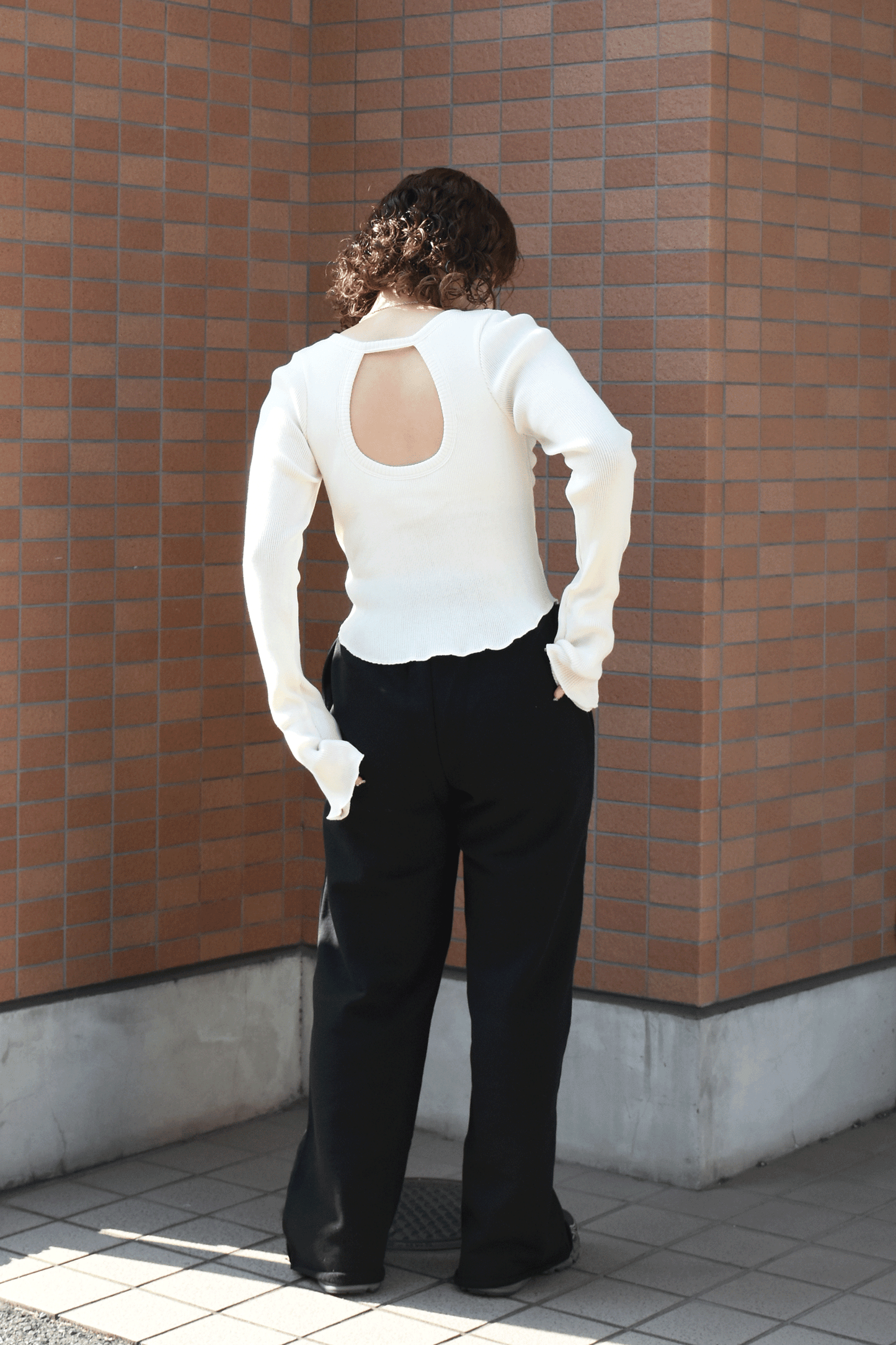 Back open long sleeve tee