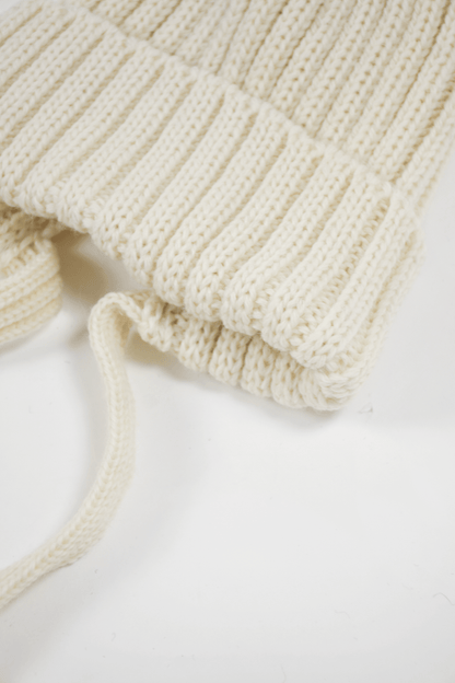 Bonnet with 23cm Tassles