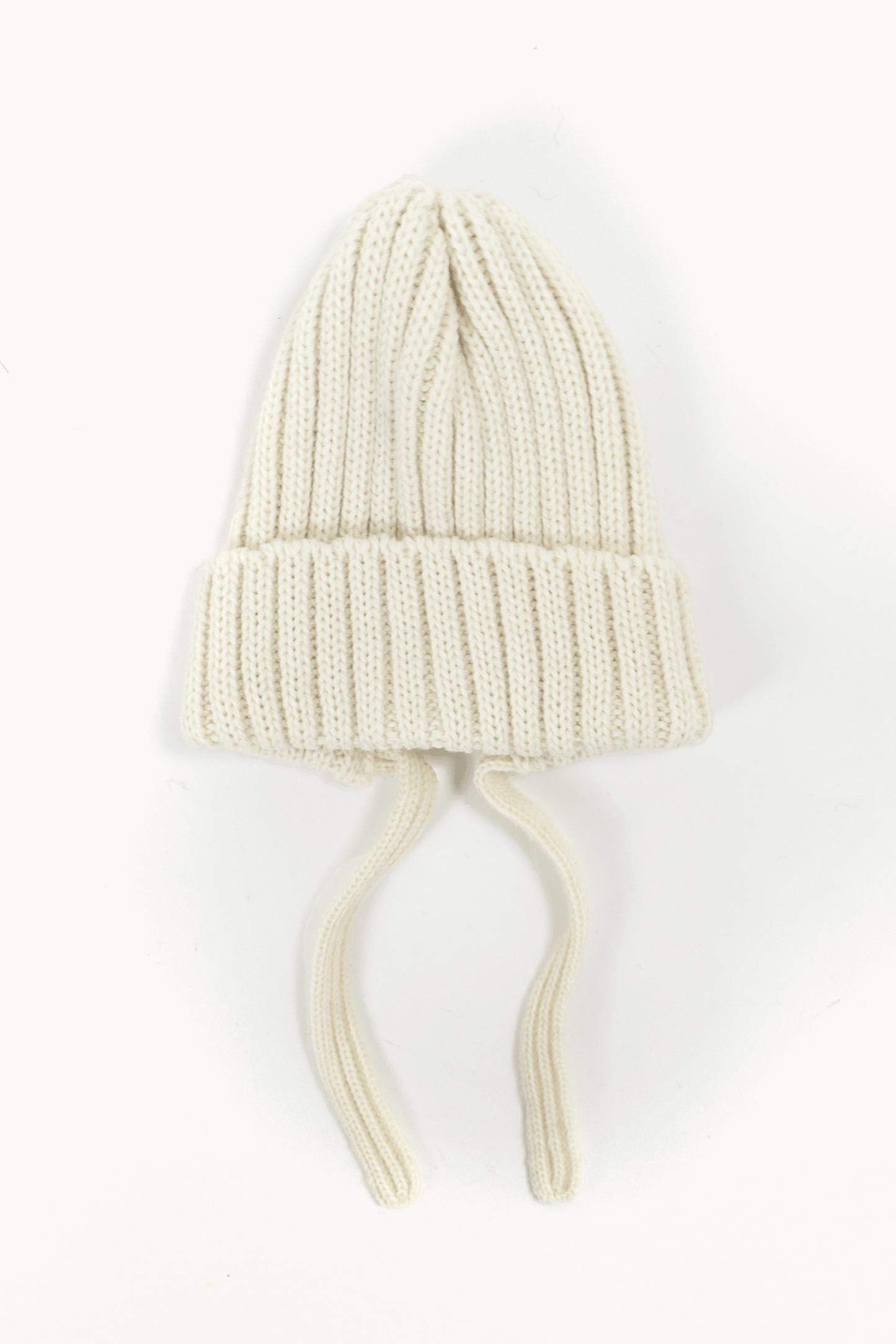 Bonnet with 23cm Tassles