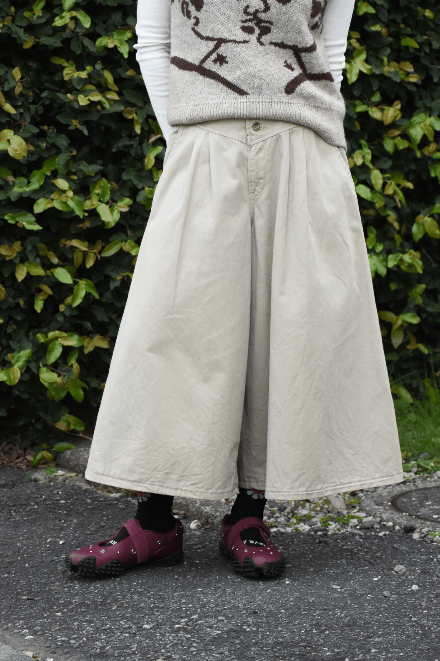 Vintage Tuck Mid-Length Pants – RAYDY Vintage Tuck Mid-Length Pants – RAYDY