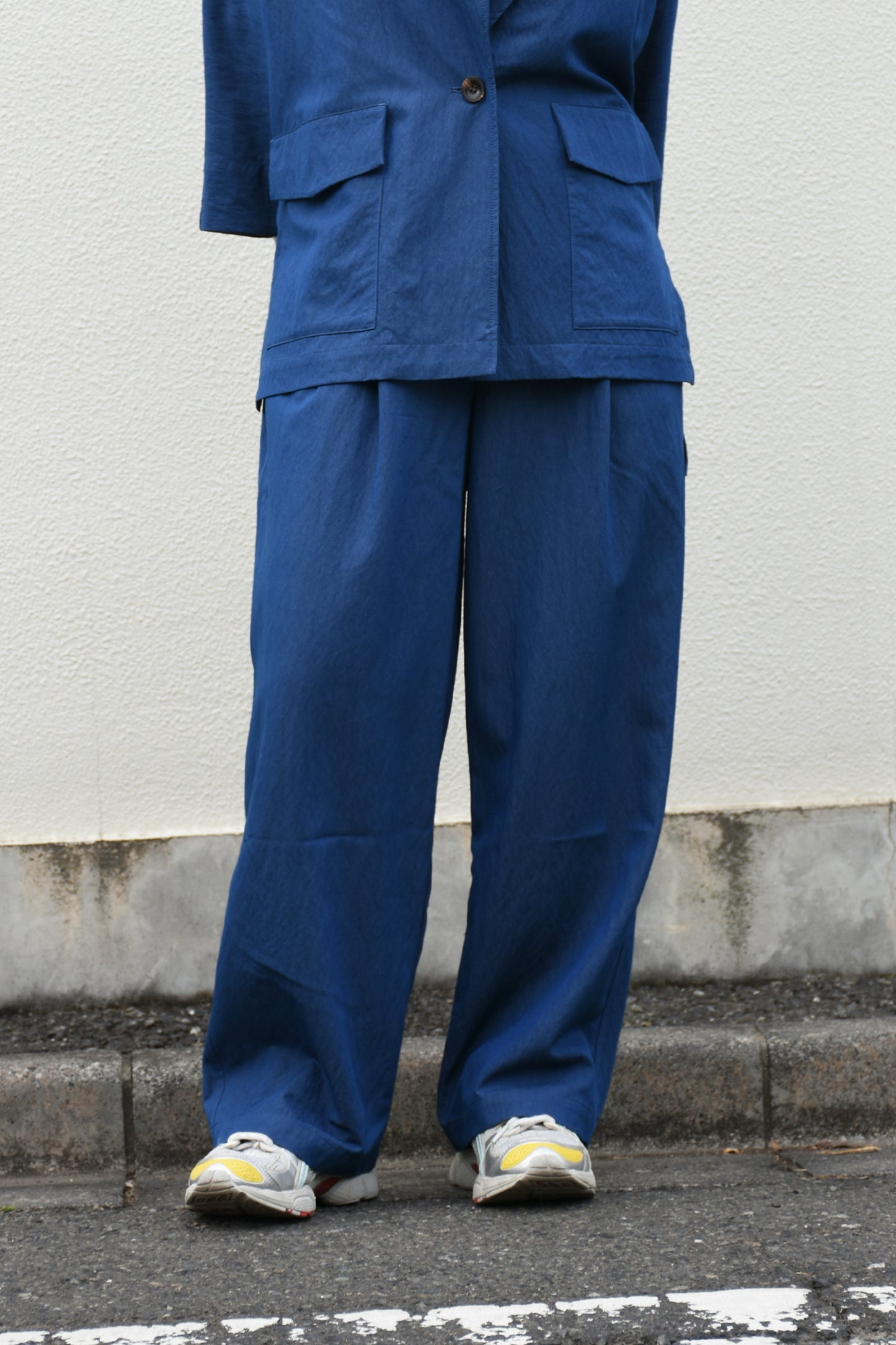 Relaxed Twill Tuck Pants