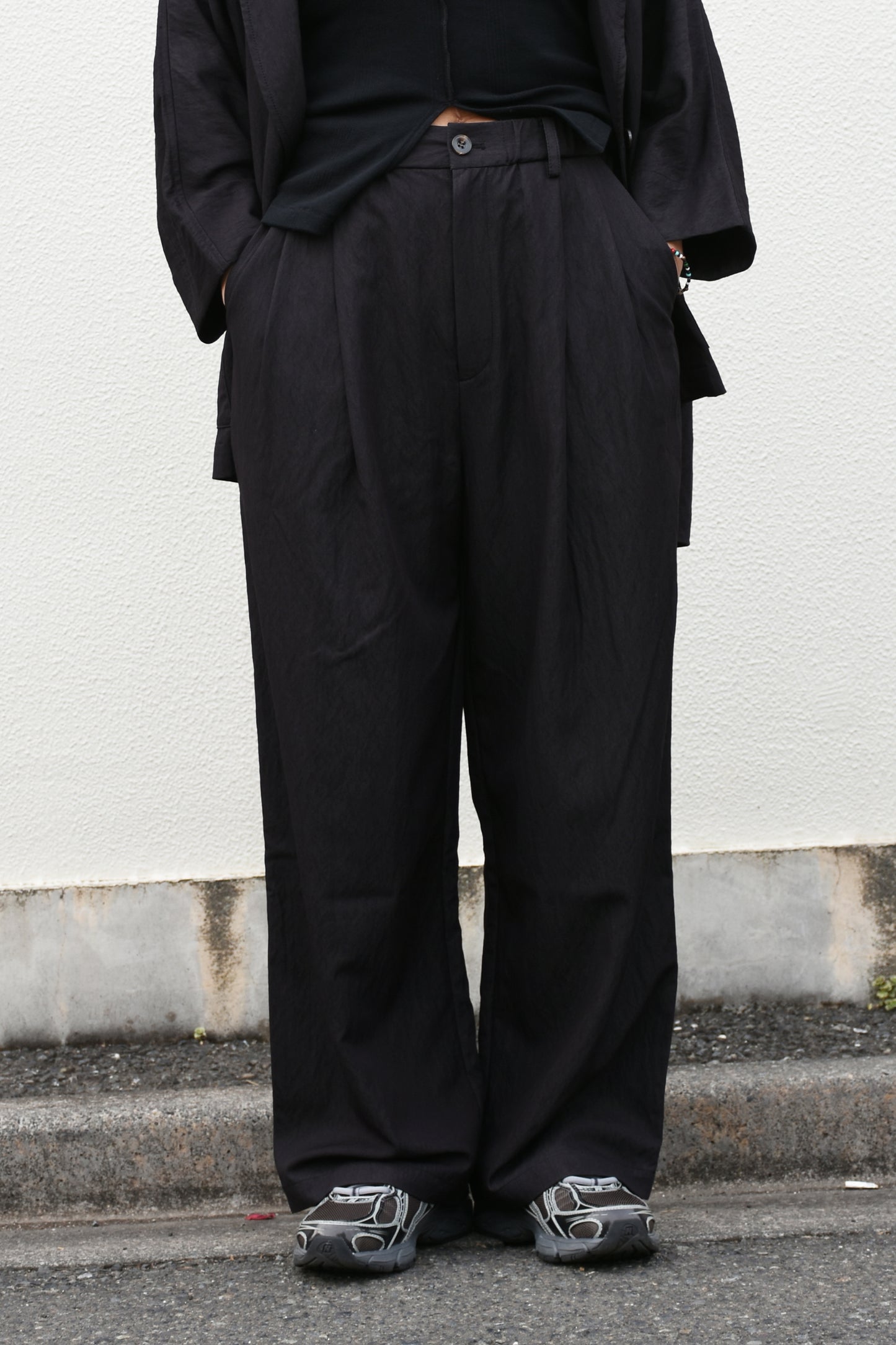 Relaxed Twill Tuck Pants