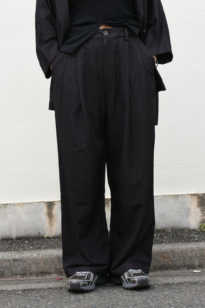 Relaxed Twill Tuck Pants