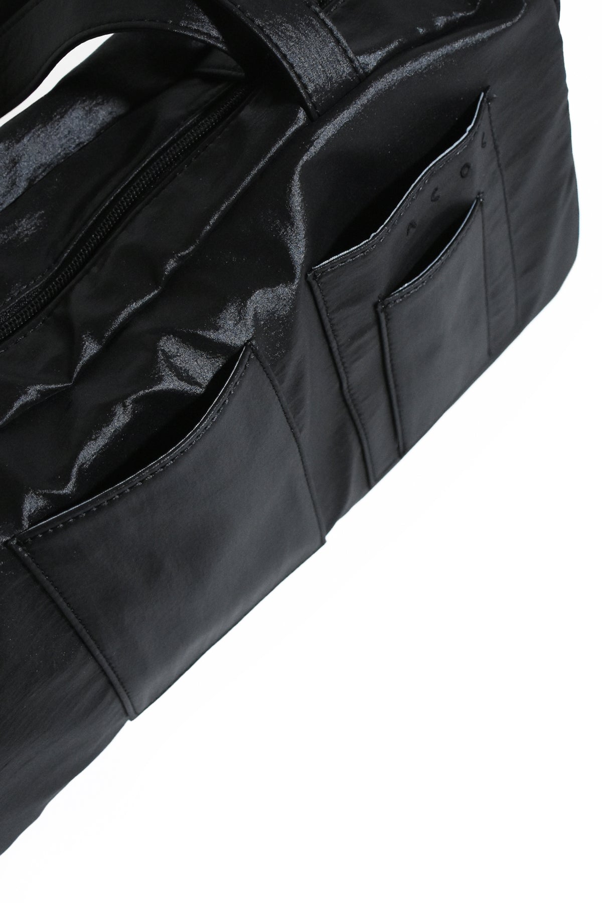 Glossy Grid Duffl S Bag